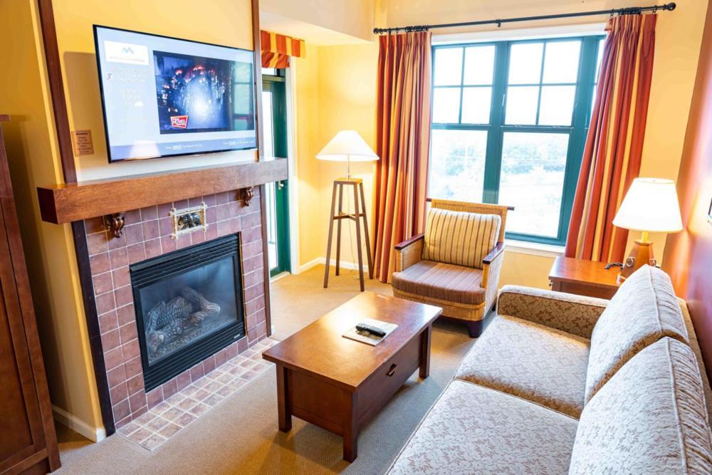 Standard One Bedroom Suite,1377762611:JPEG